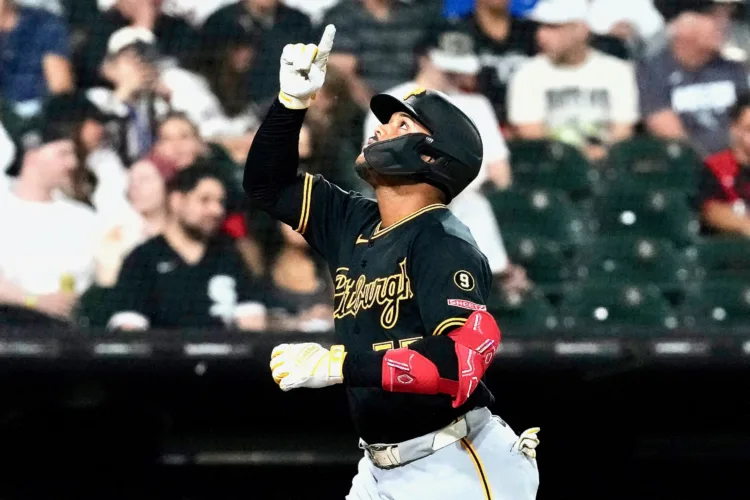 Pirates extend win streak to three straight